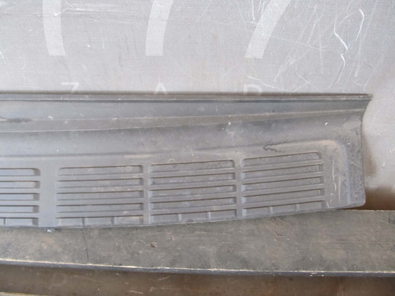 Накладка заднего бампера Land Cruiser 200 Б/у Оригинал 5216260040