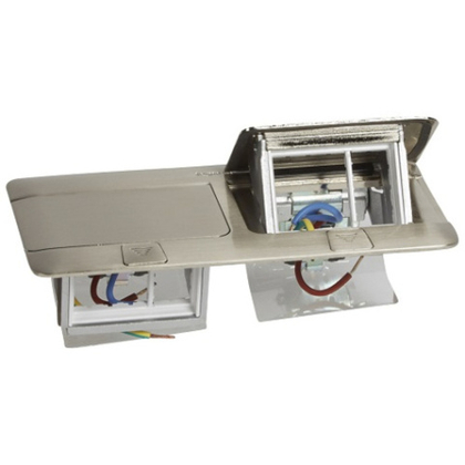 Выдвижной розеточный блок Legrand 054022