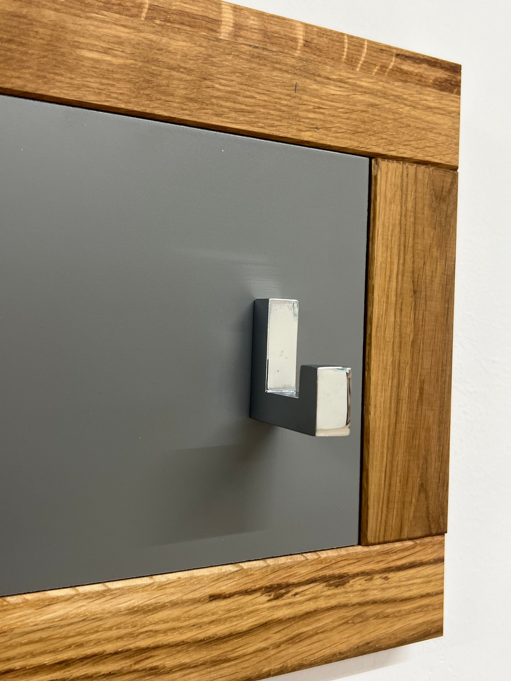 Вешалка настенная Кристиан из массива дуба