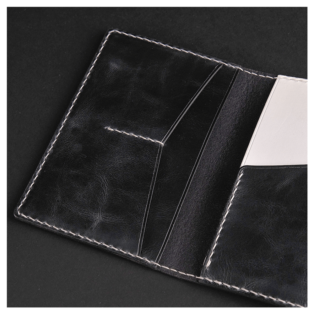 Кожаная обложка на паспорт «Волк»