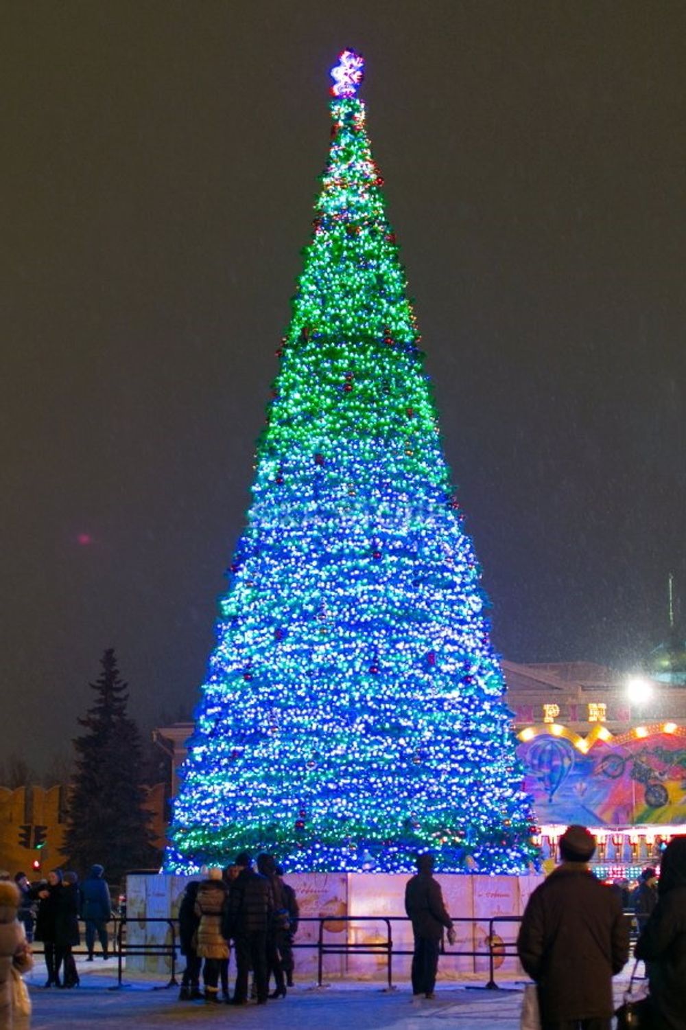 Гирлянда "Кристалл"  для уличных елок от 4 до 20 м высотой