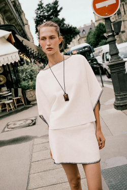 ZARA ТРИКОТАЖНАЯ ЮБКА С КОНТРАСТНОЙ ВЫШИВКОЙ, БЕЛЫЙ