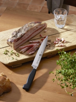 Zwilling Набор из 4 ножей Four Star в бамбуковом блоке