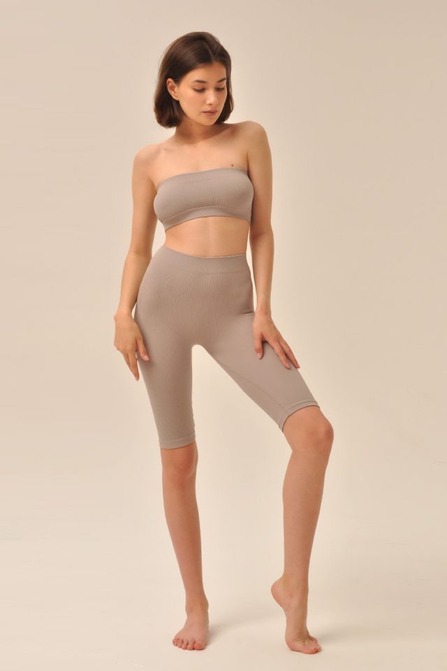 Женские велосипедки в рубчик со средней посадкой льняного цвета