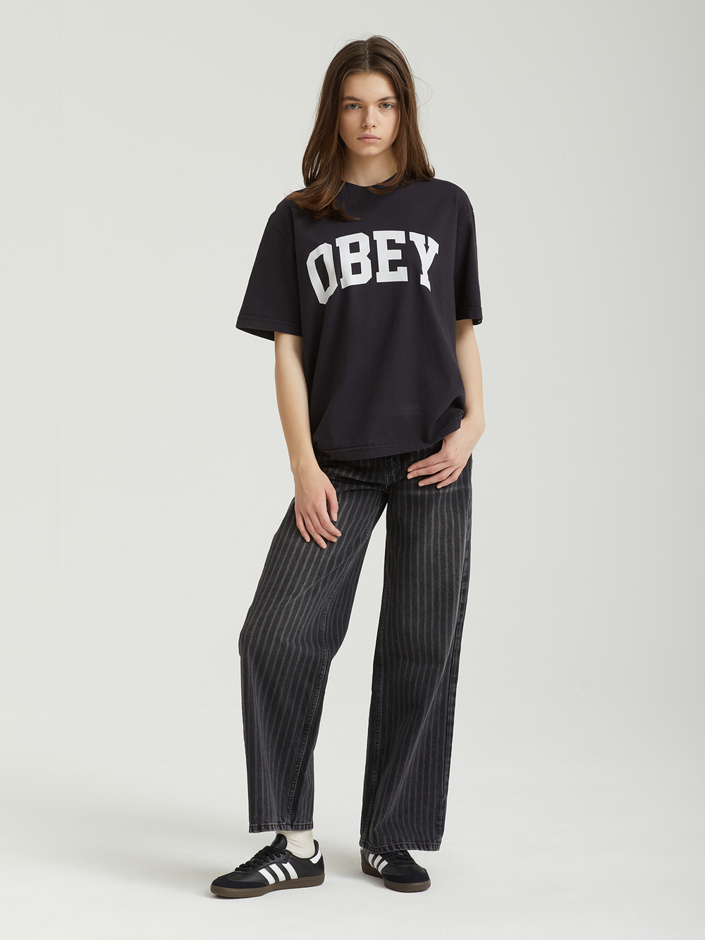Женская Футболка Obey Collegiate Fill