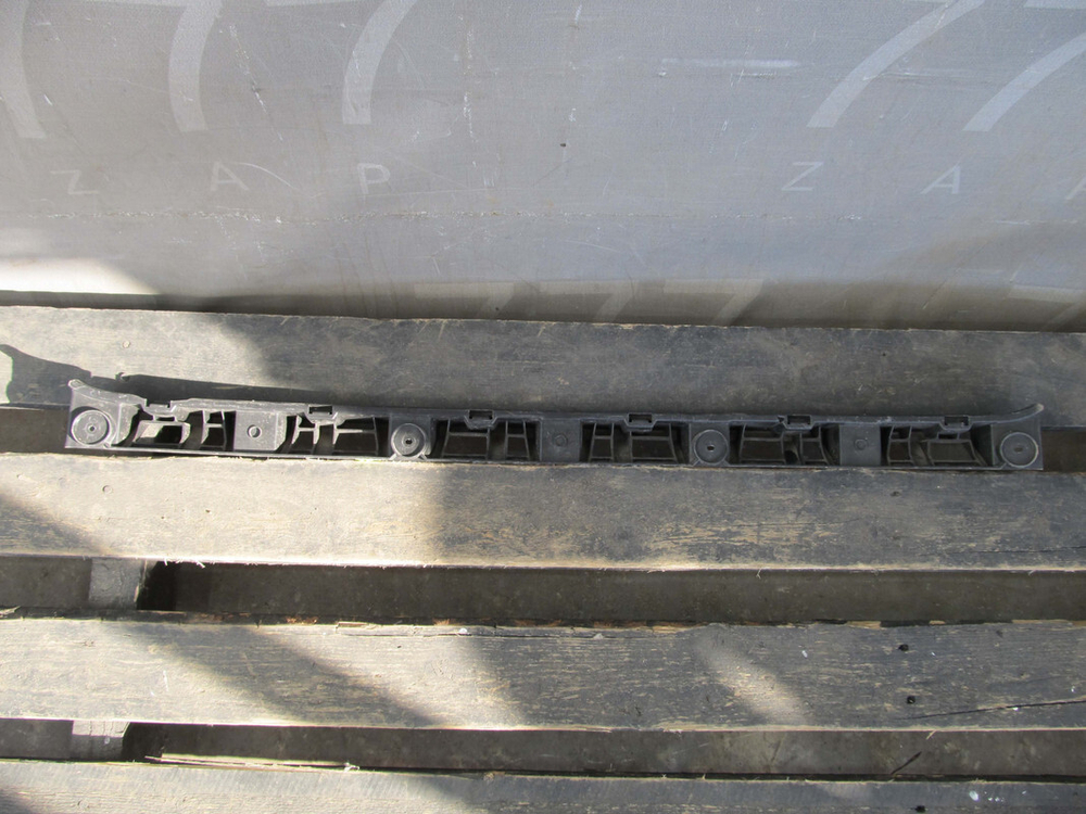 Кронштейн заднего бампера VW Polo 5 sedan 09-20 Б/У Оригинал 6ru807863