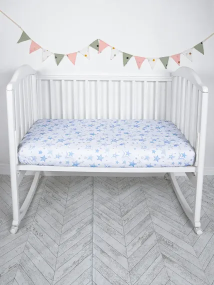 Простынь на резинке в кроватку Baby Nice Звезды голубые 60х120 бязь
