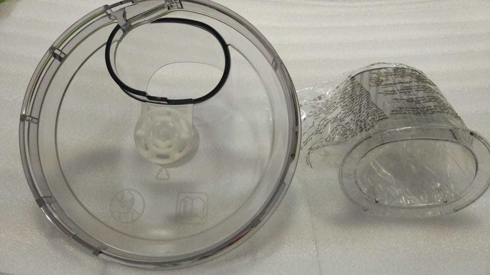 Крышка с толкателем для кухонного комбайна Bosch (Бош) 12018135