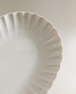 ZARA HOME БЛЮДО ИЗ ФАРФОРА С ВОЛНИСТОЙ КРОМКОЙ, БЕЛЫЙ