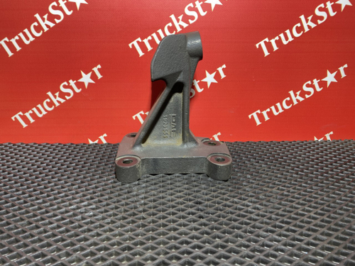 Кронштейн двигателя передний правый 2018г