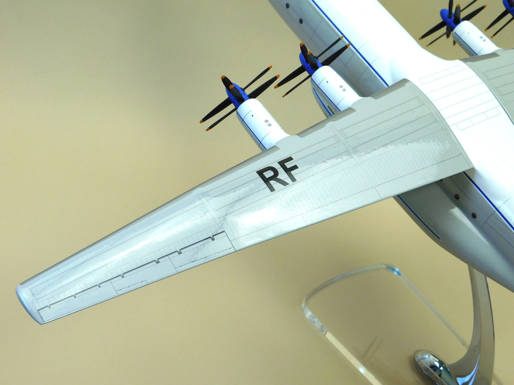 Модель самолета Ан-22 (М1:100, ВТА России, RA-09309)