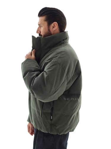 Короткий пуховик цвета хаки