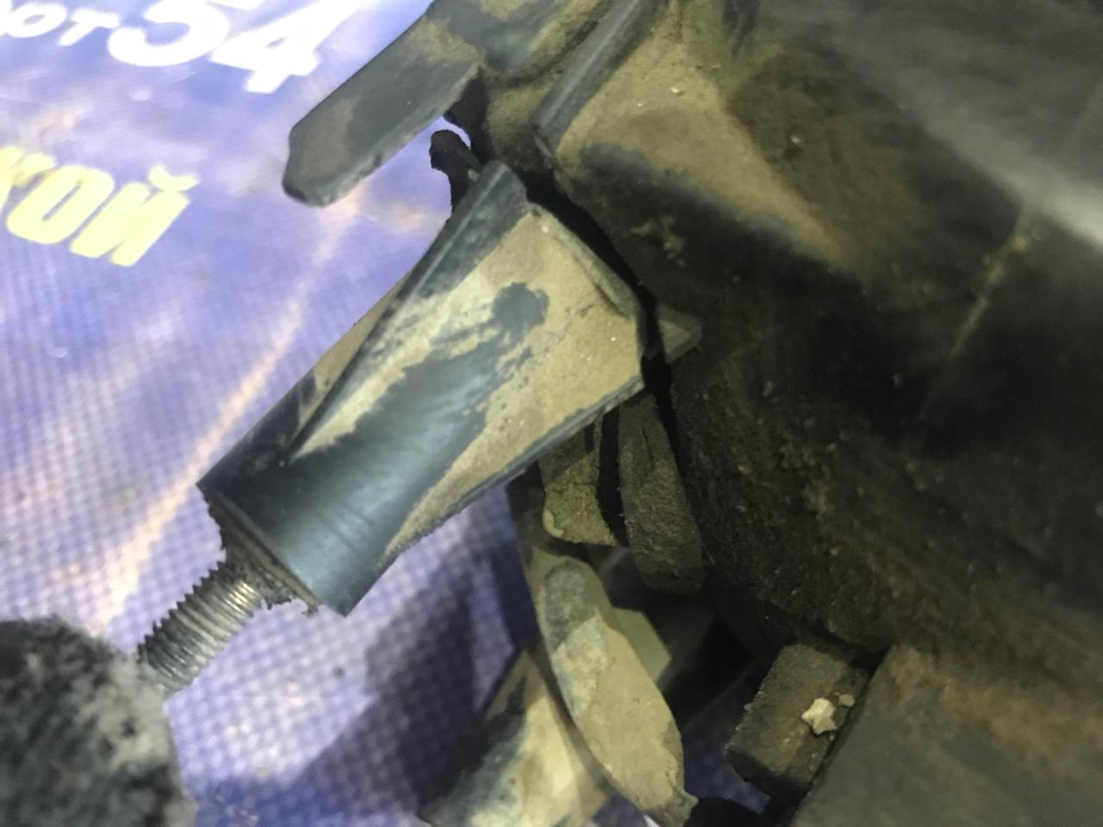 Вставка в багажник центральная TOYOTA CARINA ED 1994