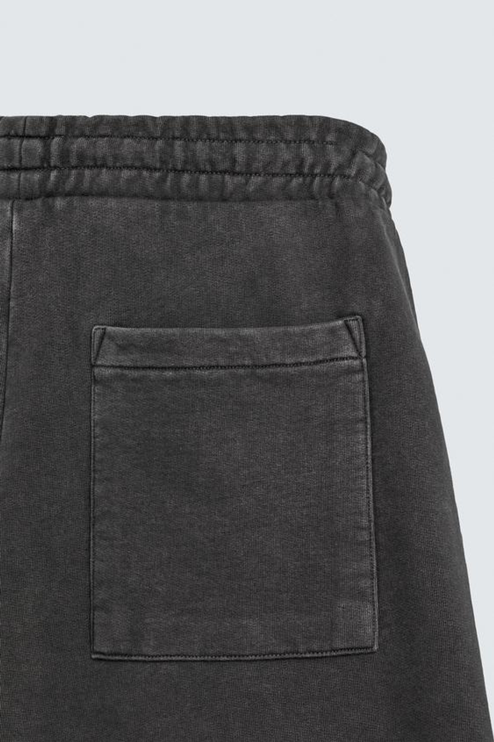 ZARA ШОРТЫ-ДЖОГГЕРЫ RELAXED FIT С ЭФФЕКТОМ ПОТЕРТОСТИ, ТЕМНЫЙ АНТРАЦИТ