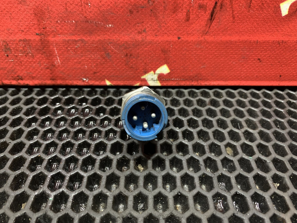 Датчик давления топлива 2021г