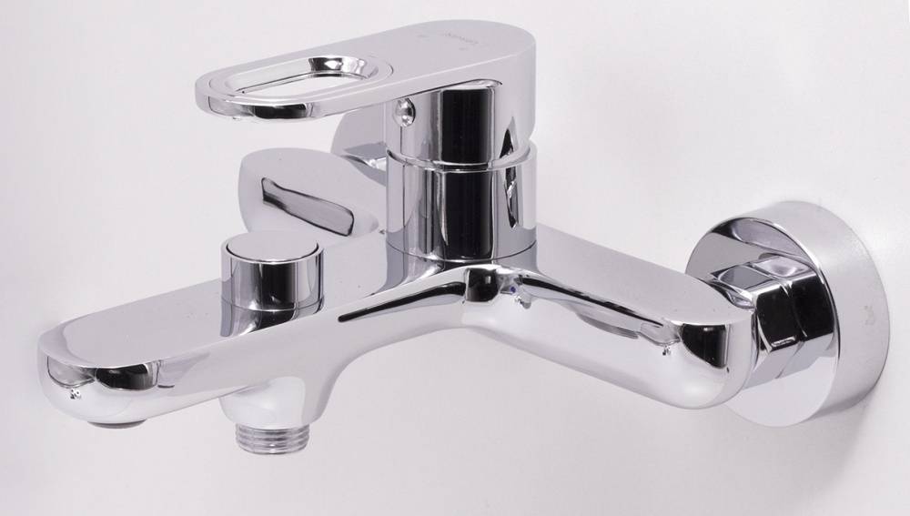 Смеситель для ванны HL30016 хром