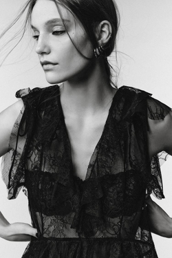 ZARA ПЛАТЬЕ МИДИ С КОРОТКИМИ РУКАВАМИ, ЧЕРНЫЙ