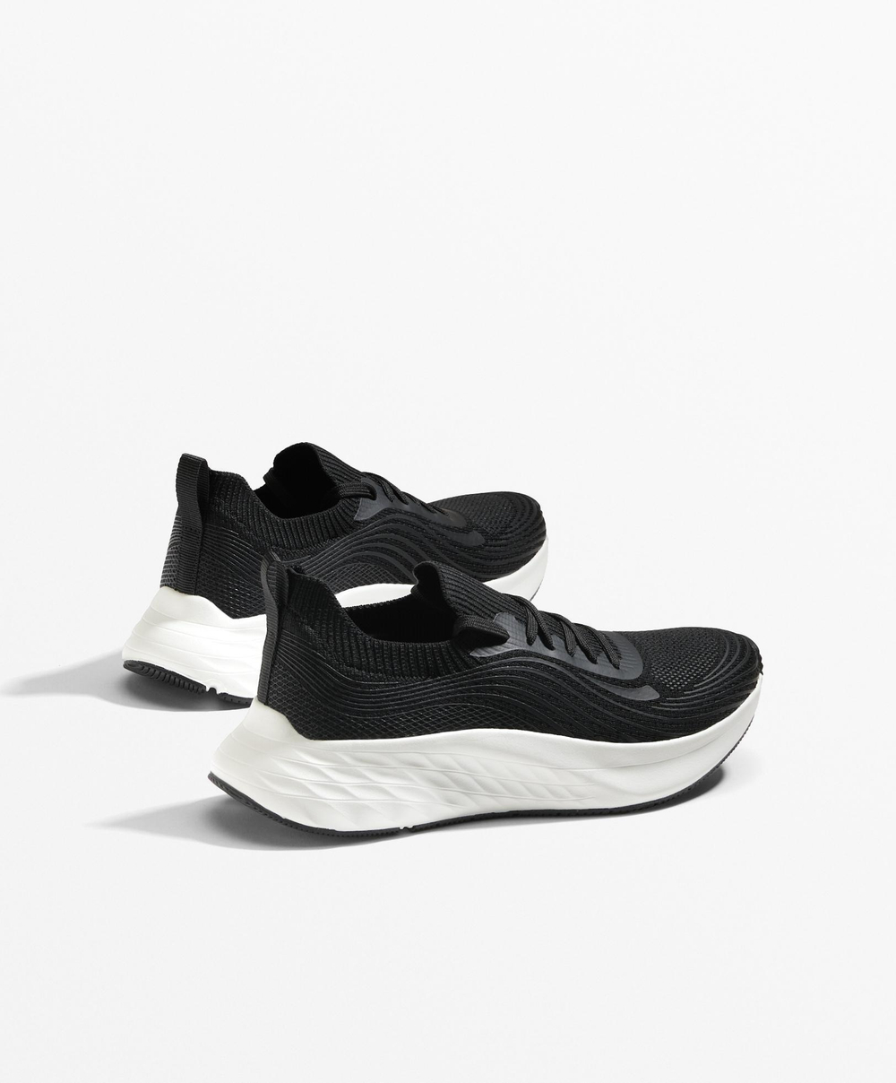 Oysho Универсальные кроссовки для повседневной носки и прогулок, черный