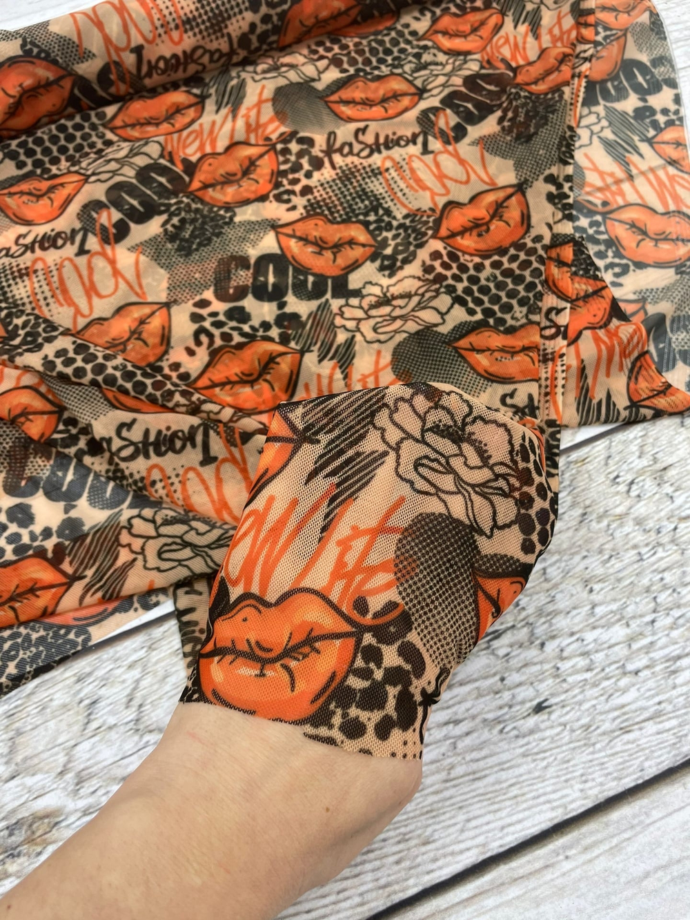 Сетка стрейч Губы