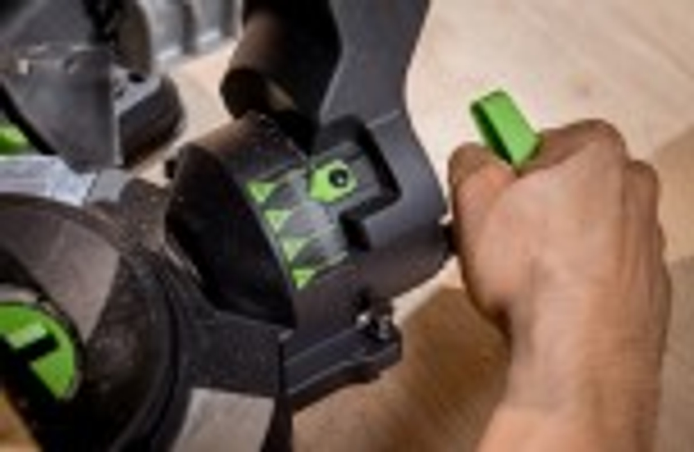 Пила торцовочная аккумуляторная GREENWORKS GD24MS216 24V, б/щ, 4800 об/мин, АКБ 4Ач и ЗУ 1501707UB