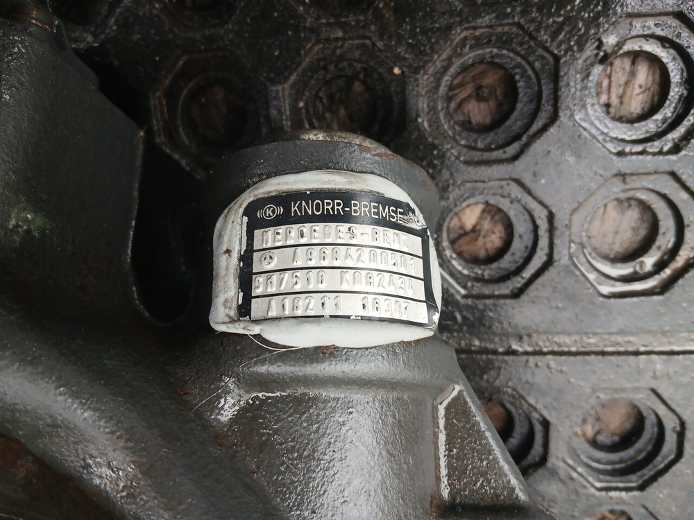 Суппорт передний левый 2019г