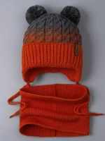 Шапка вязаная для мальчика на завязках и снуд
