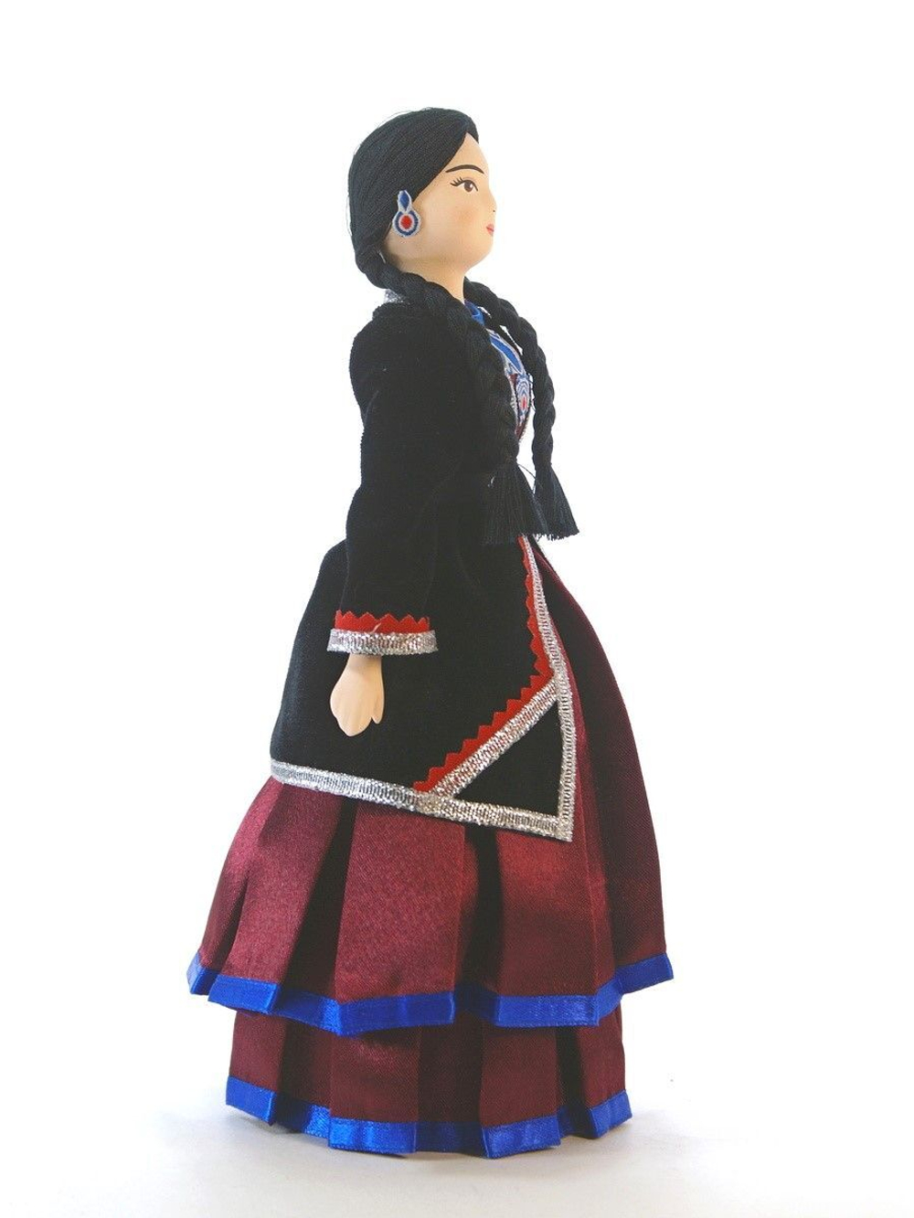 Кукла фарфоровая в женском национальном башкирском костюме