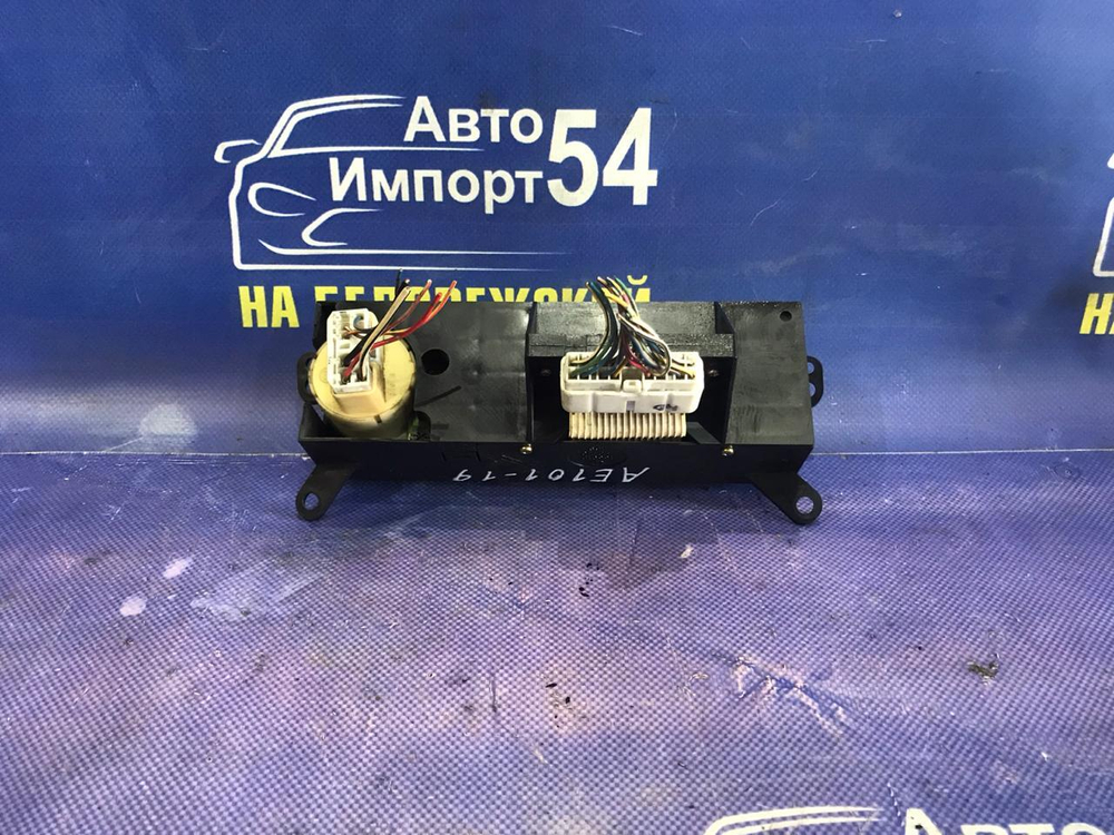 Блок управления климат-контролем TOYOTA CERES 1992