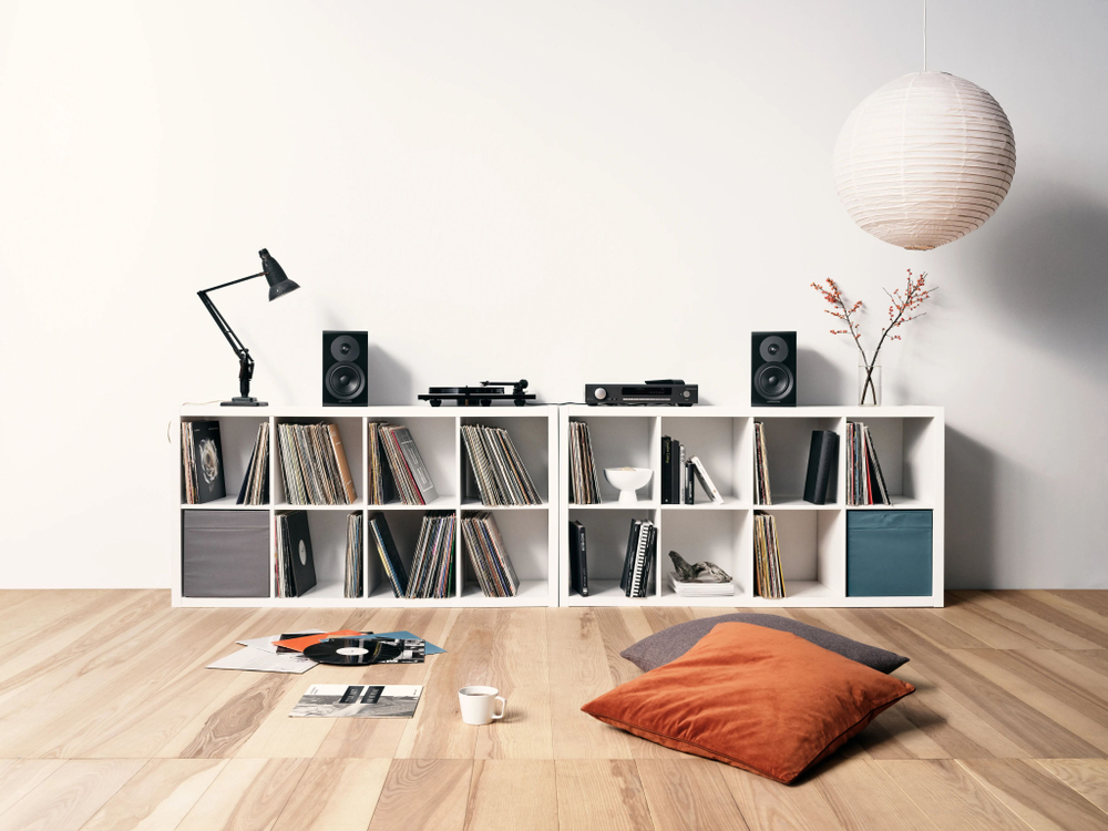 Полочная акустика Dynaudio Emit 10