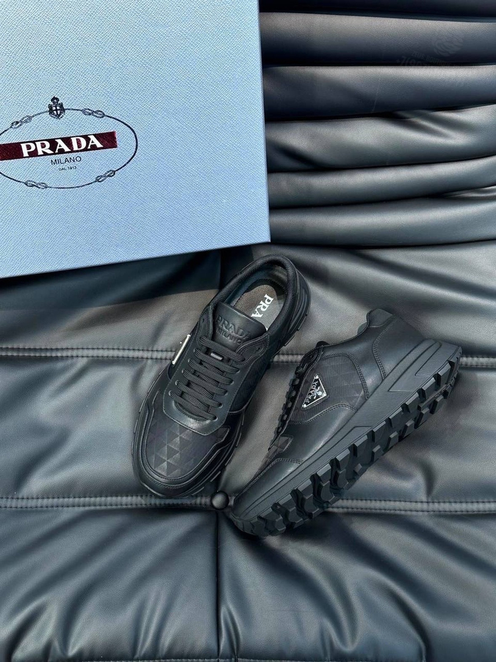 Кроссовки Prada