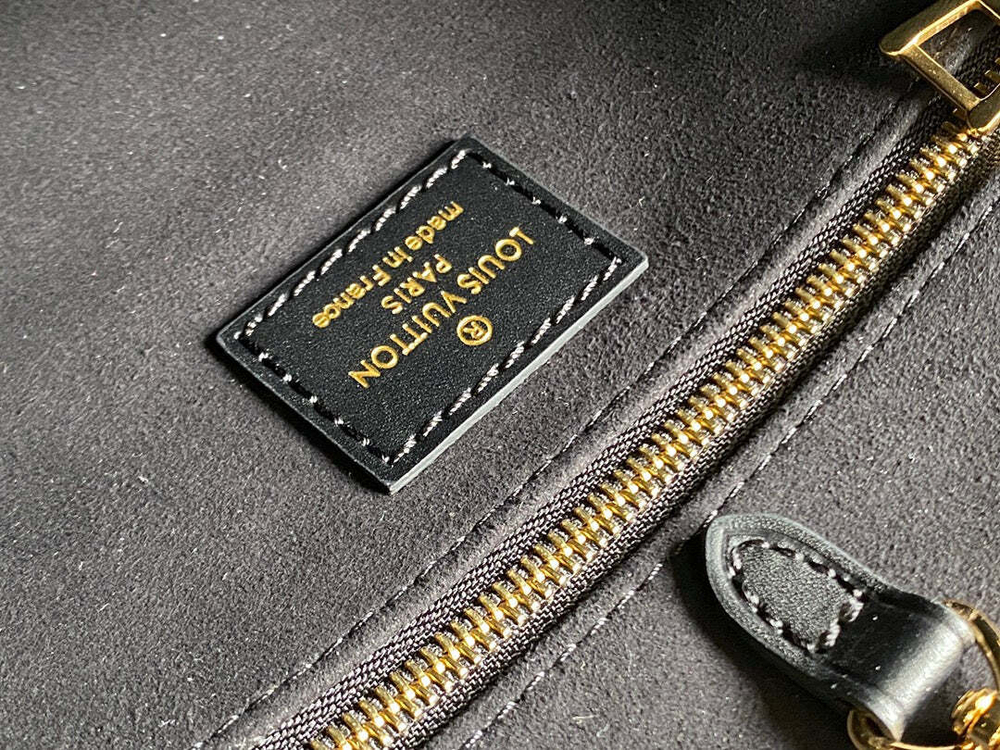 Louis Vuitton Onthego PM