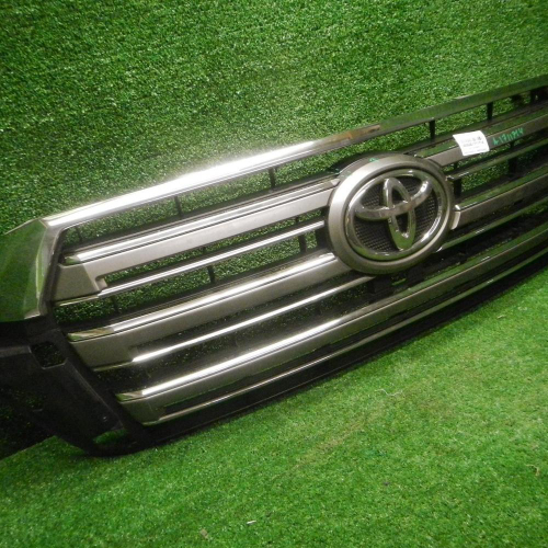 Решетка радиатора Toyota Land Cruiser 200 (2015-2021)