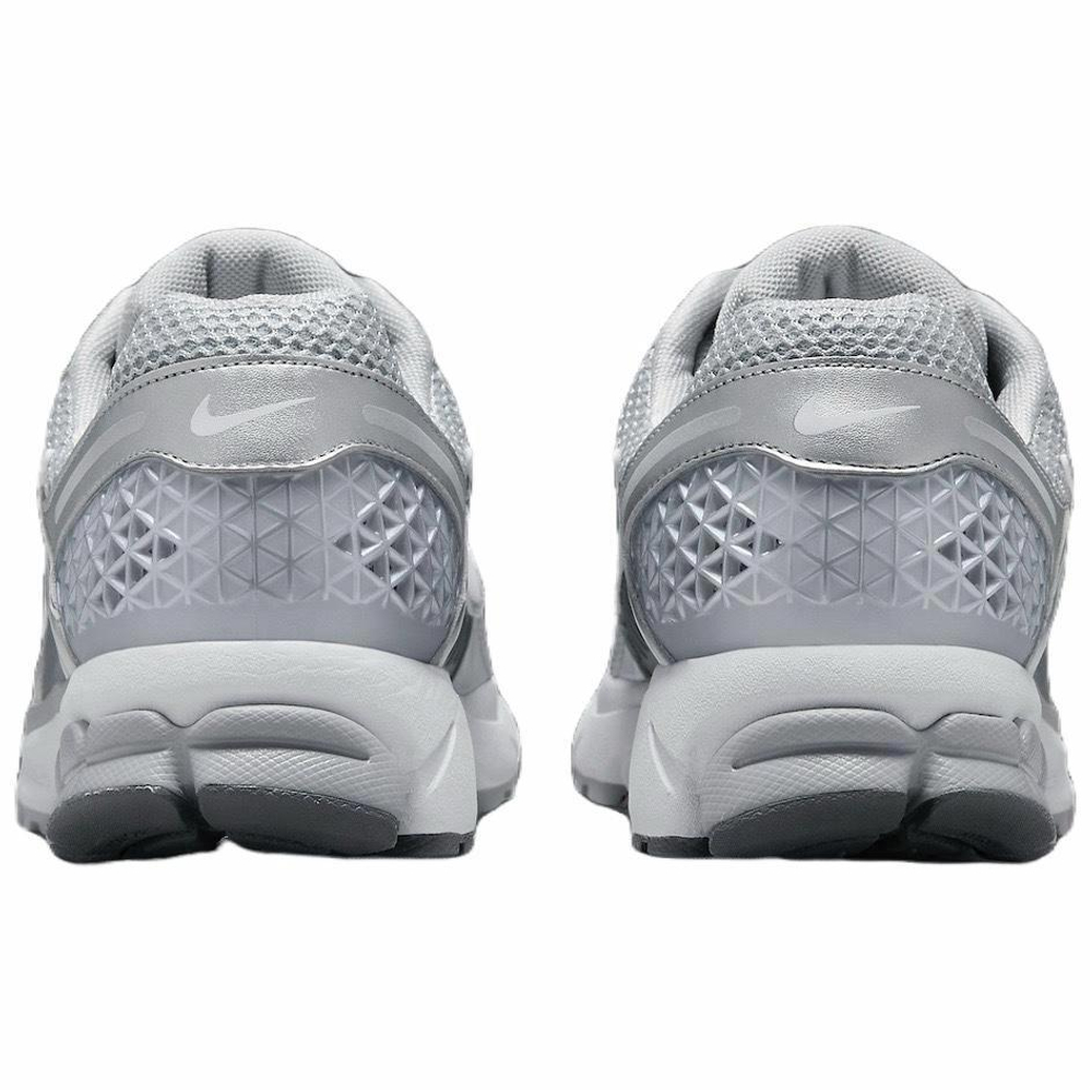 Кроссовки Nike Air Zoom Vomero 5
