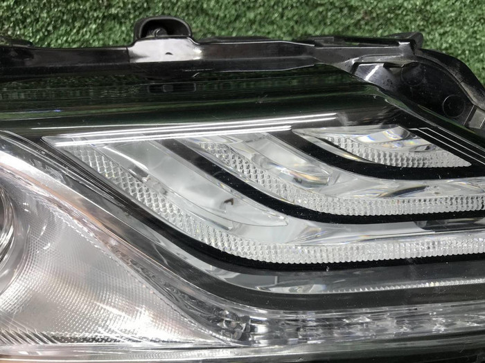 Фара правая Toyota Camry xv70 (2020-н.в.) LED