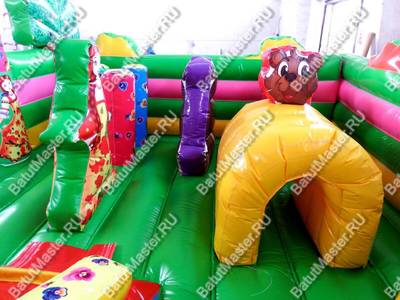 Коммерческий надувной батут "Маша, Миша и компания" 9,5*5*2,8 м
