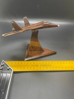 Истребитель из обсидиана в подарочной коробке