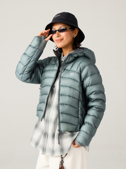 Пуховик Женский Hooded Insulated Down Jacket — 750 Fill Power