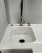 Белая кухня в потолок