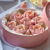 Букет из зефира «Нежность в розовом» — шляпная коробка, ручная сборка