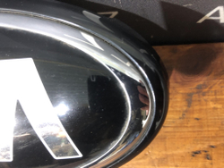 Эмблема решетки радиатора Kia Sorento 3 Prime (UM) 17-20 Б/У Оригинал 86321C5610