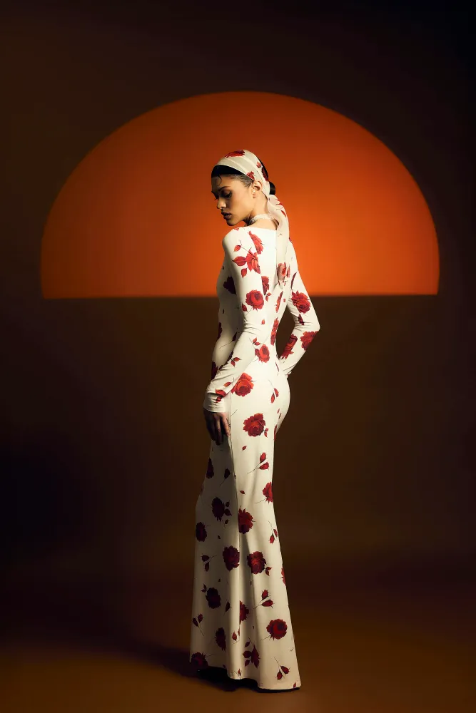 Нэтти макси (Netty maxi), платье миди из молочного бифлекса с цветочным принтом