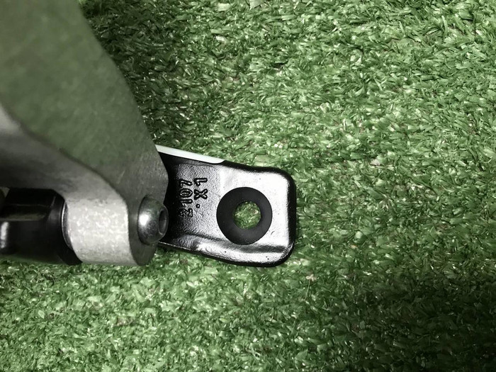 Петля двери передняя левая Mercedes C w205 (14-23)