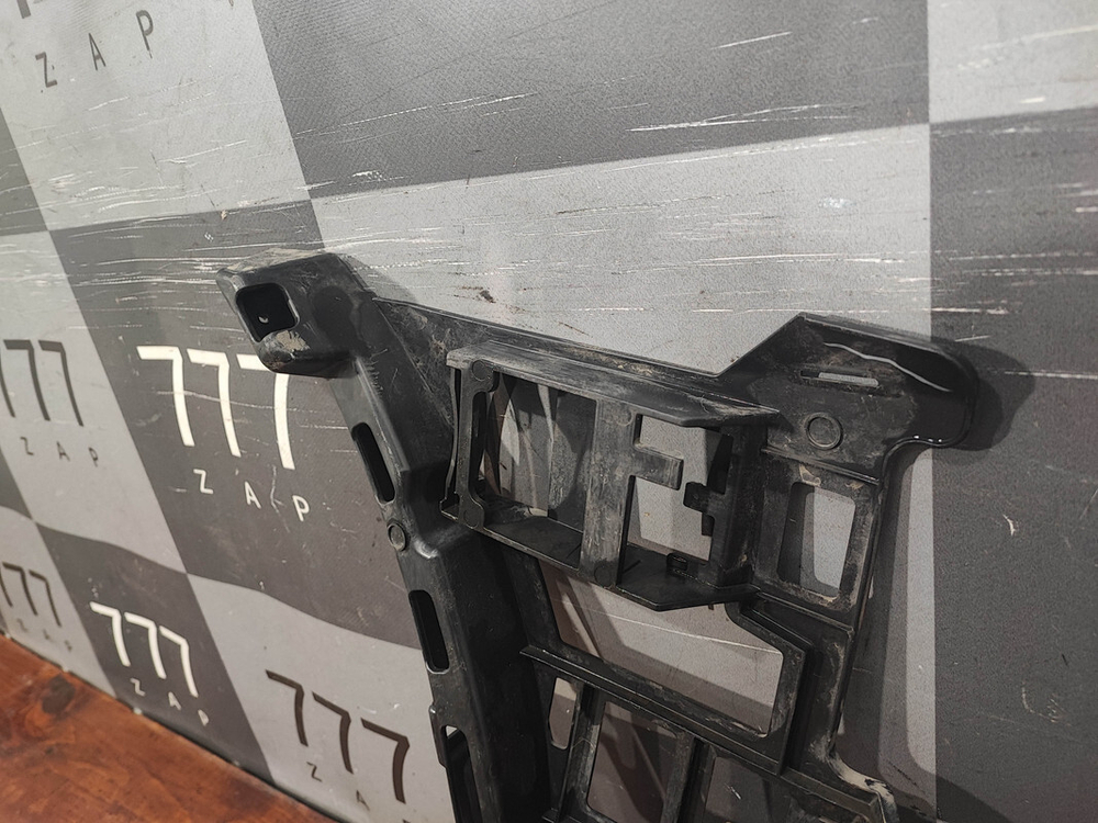 Кронштейн заднего бампера Mercedes GLA (X156) 13-20 Б/У Оригинал A1568851214