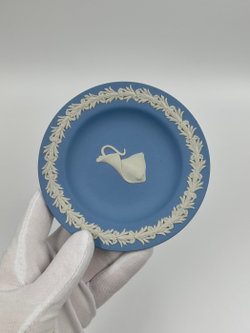 Декоративная тарелочка Скат Wedgwood голубая