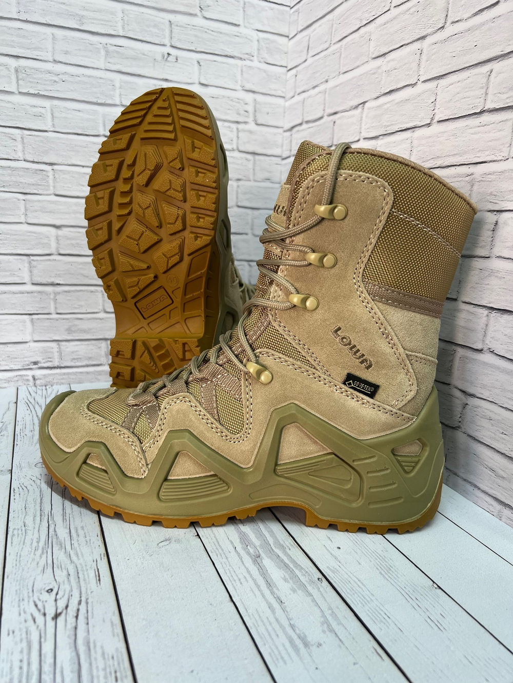 Ботинки Lowa высокие / песок