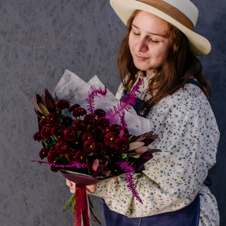 69. Темный стойкий букет с сантини и сафари