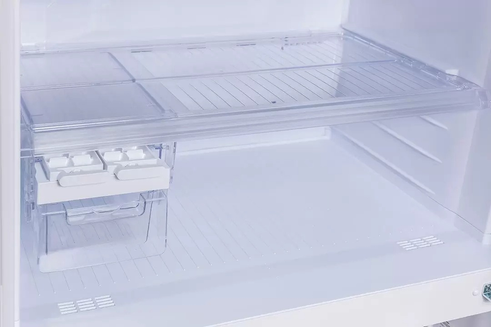 Холодильник SHARP SJ-XE55PM-BK с уникальной технологией очистки и ионизации воздуха Plasmacluster ION