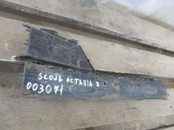 Накладка ПТФ правая Skoda Octavia 3 (A7) 17-20 Б/У Оригинал 5E0807682G