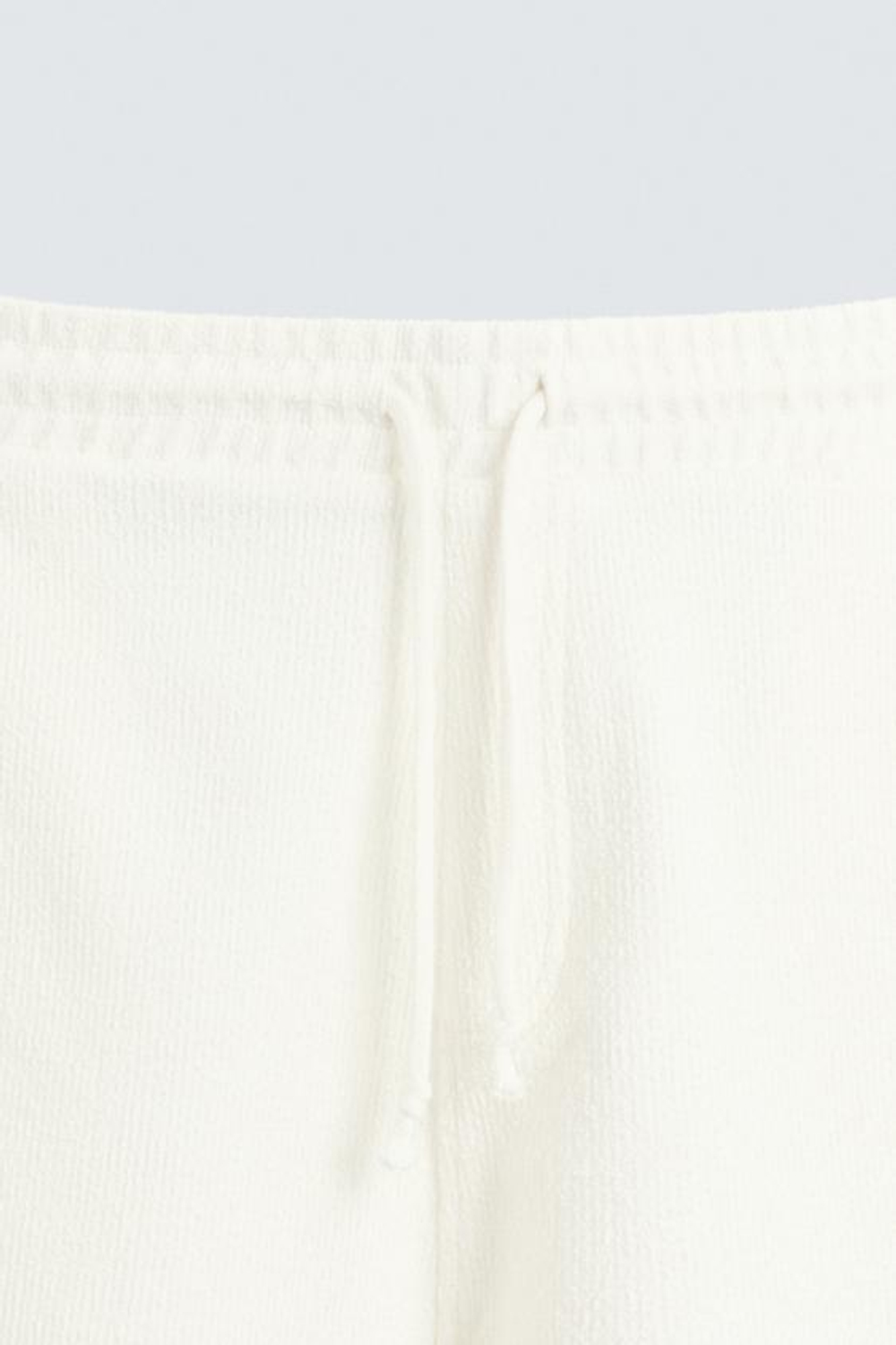 ZARA ТЕКСТУРИРОВАННЫЕ ШОРТЫ-ДЖОГГЕРЫ, ЖЕЛТОВАТО-БЕЛЫЙ