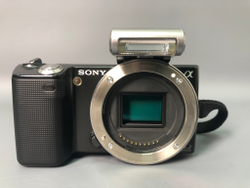 Sony NEX-5, 16618 кадров пробега+E 3.5-5.6/18-55 OSS